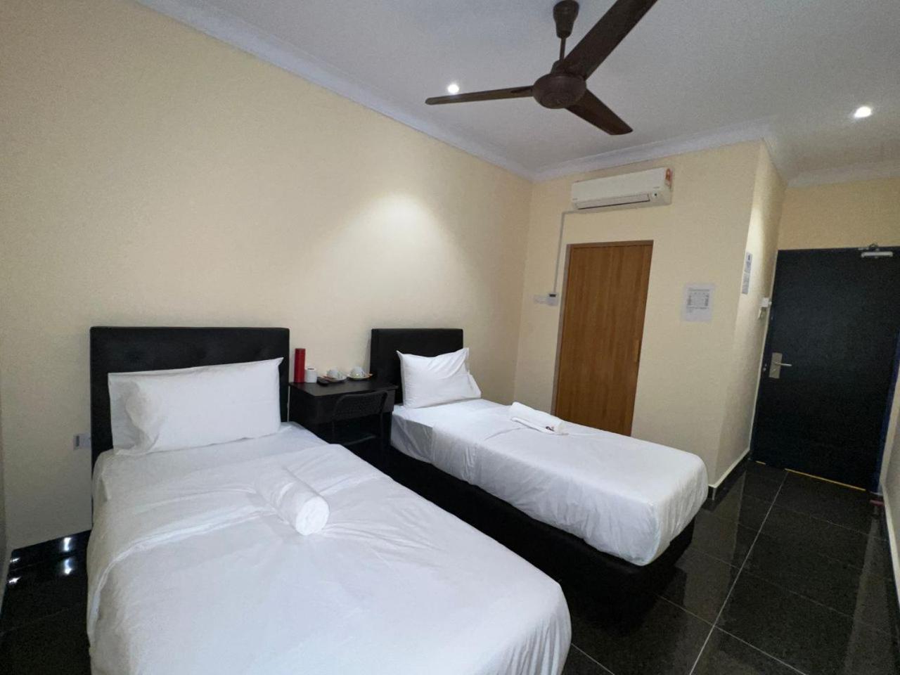 I Go Inn Bandar Saujana Putra Exterior foto